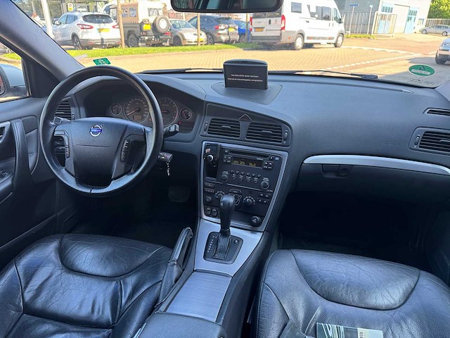 Volvo v70 2.4 edition ii 20-sp-dt - afbeelding 3 van  11