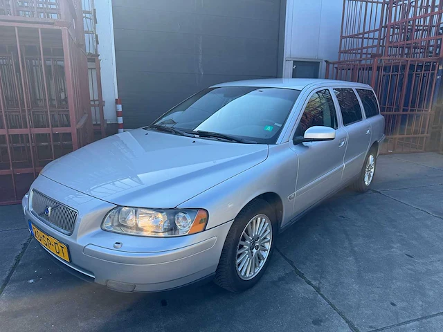 Volvo v70 2.4 edition ii 20-sp-dt - afbeelding 1 van  22