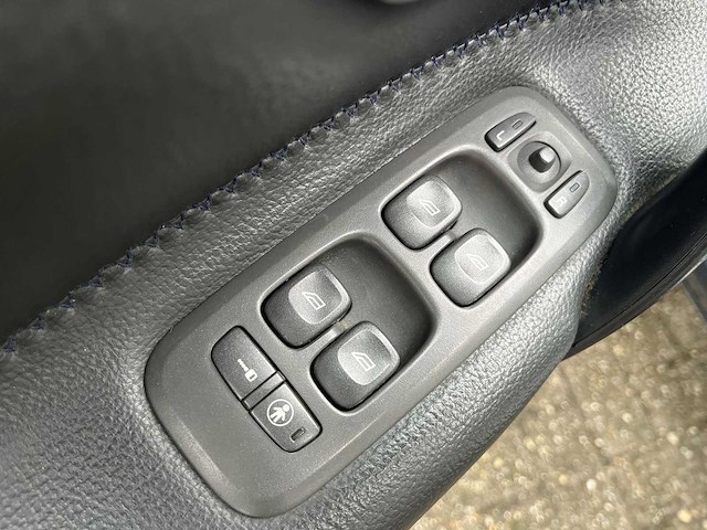 Volvo v70 2.4 t comfort line 2002 | youngtimer | rg-259-s - afbeelding 4 van  22