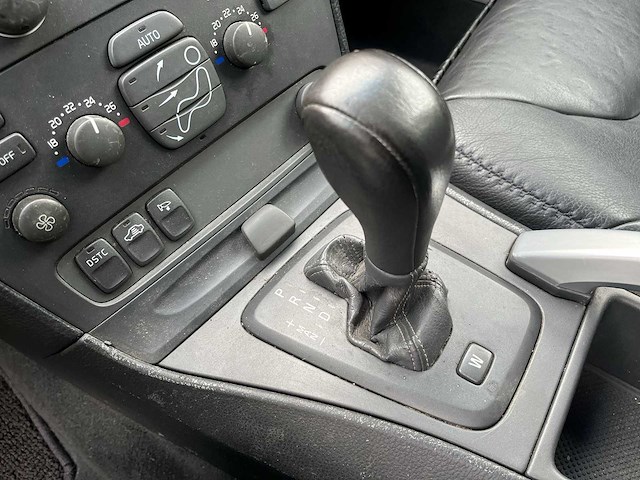 Volvo v70 2.4 t comfort line 2002 | youngtimer | rg-259-s - afbeelding 9 van  22