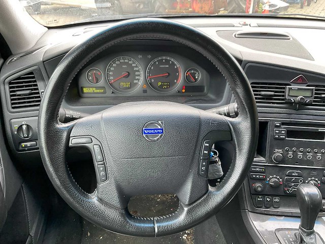 Volvo v70 2.5l 48-rv-pl - afbeelding 16 van  40