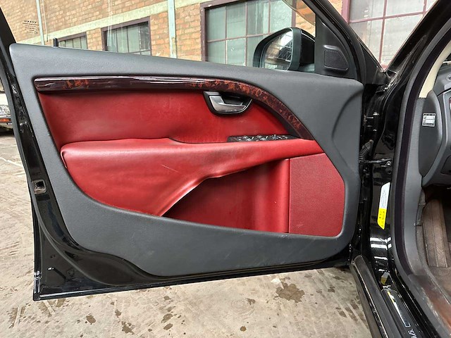 Volvo v70 3.2 6-cilinder 238pk 2008 youngtimer - afbeelding 15 van  27