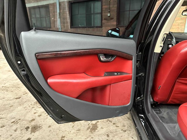 Volvo v70 3.2 6-cilinder 238pk 2008 youngtimer - afbeelding 19 van  37