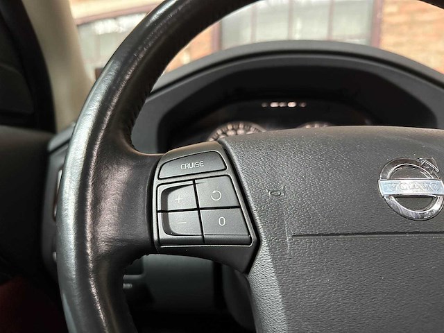 Volvo v70 3.2 6-cilinder 238pk 2008 youngtimer - afbeelding 15 van  42