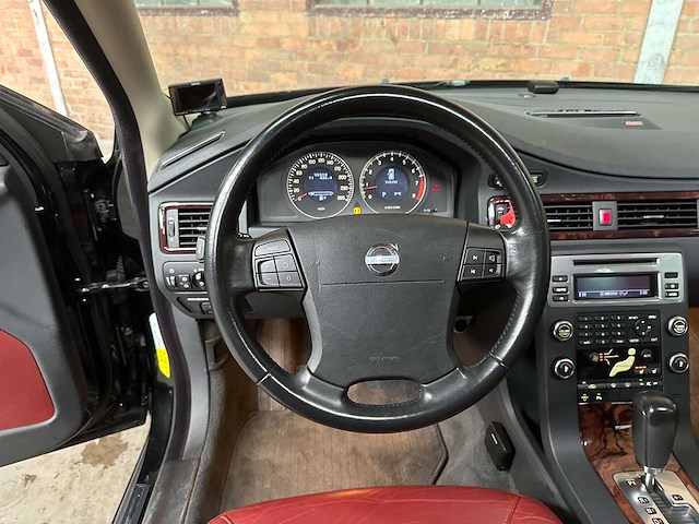 Volvo v70 3.2 6-cilinder 238pk 2008 youngtimer - afbeelding 10 van  41