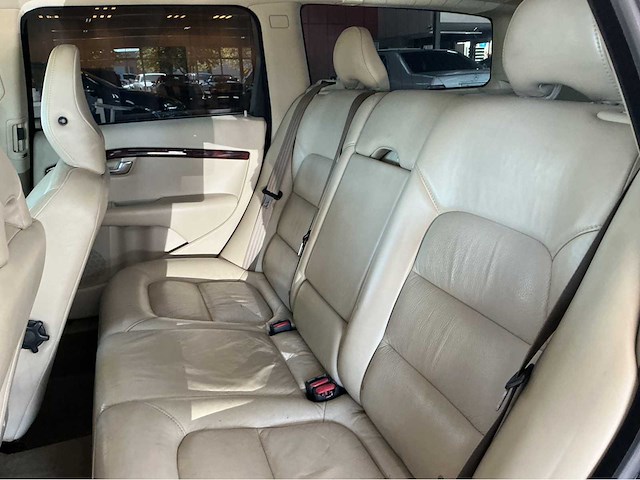 Volvo v70 3.2 v6 awd automaat – luxe, kracht en zweeds comfort marge auto - afbeelding 17 van  33