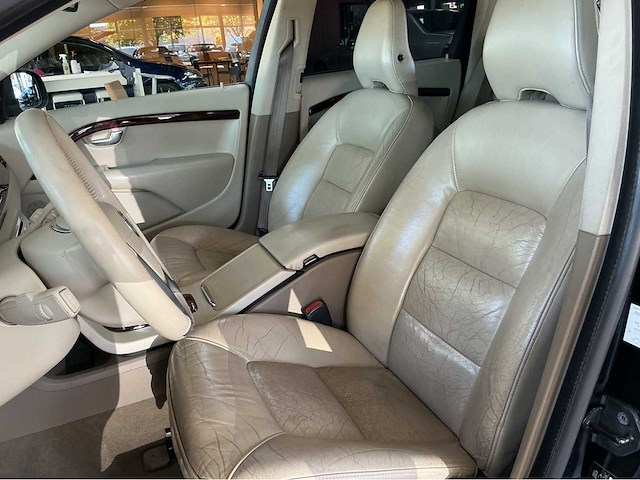 Volvo v70 3.2 v6 awd automaat – luxe, kracht en zweeds comfort marge auto - afbeelding 26 van  33