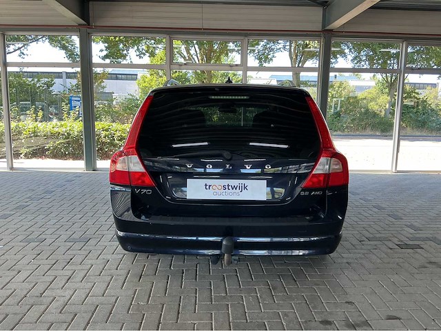 Volvo v70 3.2 v6 awd automaat – luxe, kracht en zweeds comfort marge auto - afbeelding 28 van  33