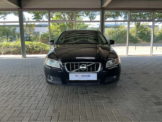 Volvo v70 3.2 v6 awd automaat – luxe, kracht en zweeds comfort marge auto - afbeelding 31 van  34