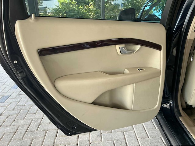 Volvo v70 3.2 v6 awd automaat – luxe, kracht en zweeds comfort marge auto - afbeelding 15 van  26
