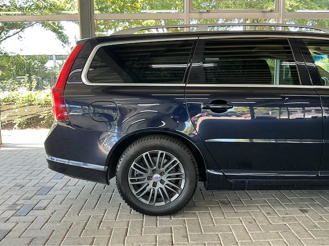 Volvo v70 3.2 v6 awd automaat – luxe, kracht en zweeds comfort marge auto - afbeelding 19 van  26