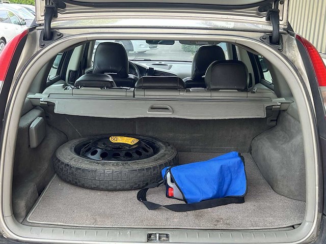Volvo v70 cross country 2.4 t geartronic comfort 2002 | 60-gxn-3 - afbeelding 13 van  29