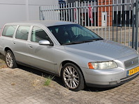 Volvo v70 stationwagen met kenteken 54-tpf-9. datum eerste toelating 06-12-2005.