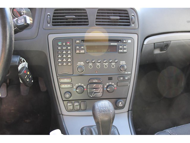 Volvo v70 stationwagen met kenteken 54-tpf-9. datum eerste toelating 06-12-2005. - afbeelding 8 van  10