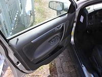 Volvo v70 stationwagen met kenteken 54-tpf-9. datum eerste toelating 06-12-2005. - afbeelding 9 van  10