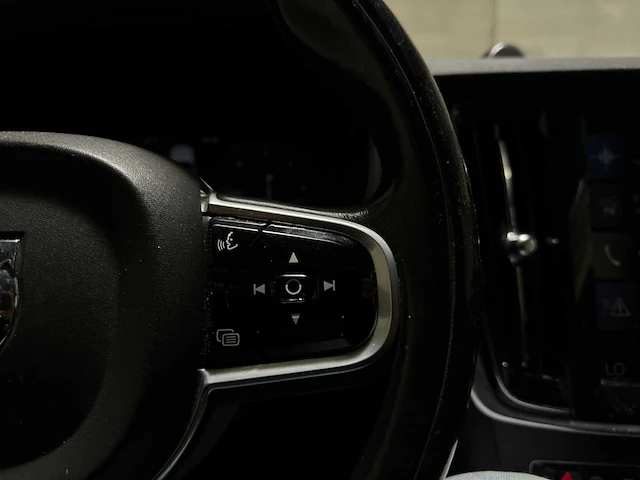 Volvo v90 2.0 d3 momentum 150pk 2017 (origineel-nl), pg-077-j - afbeelding 20 van  61