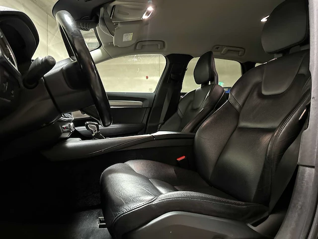 Volvo v90 2.0 d3 momentum 150pk 2017 (origineel-nl), pg-077-j - afbeelding 33 van  61