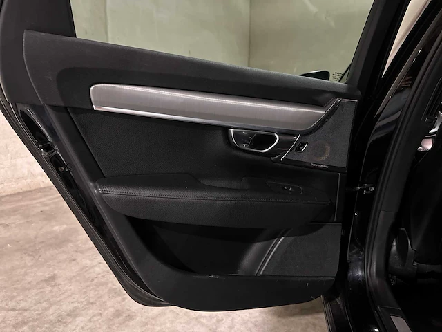 Volvo v90 2.0 d3 momentum 150pk 2017 (origineel-nl), pg-077-j - afbeelding 32 van  55