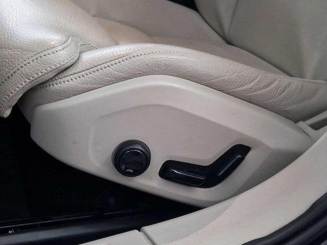 Volvo v90 2.0 d4 momentum 2017 | nt-860-r - afbeelding 3 van  34