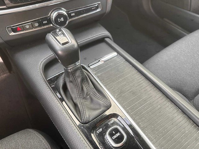 Volvo v90 cross country 2.0 d4 pro automaat; pj-700-h - afbeelding 13 van  19