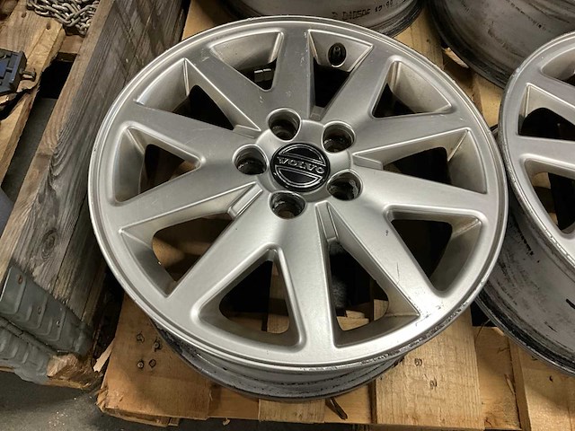 Volvo velgenset - afbeelding 1 van  3