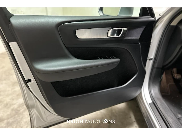 Volvo xc40 1.5 t3 momentum 156pk 2018 (origineel-nl), ts-939-d - afbeelding 24 van  45