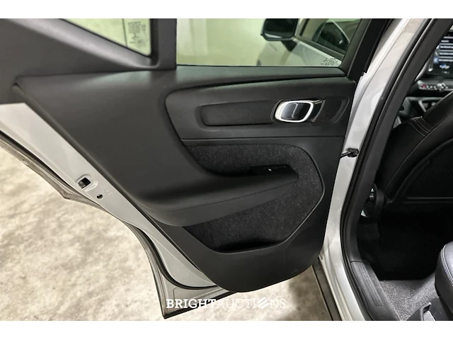 Volvo xc40 1.5 t3 momentum 156pk 2018 (origineel-nl), ts-939-d - afbeelding 27 van  45