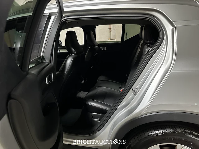Volvo xc40 1.5 t3 momentum 156pk 2018 (origineel-nl), ts-939-d - afbeelding 28 van  45