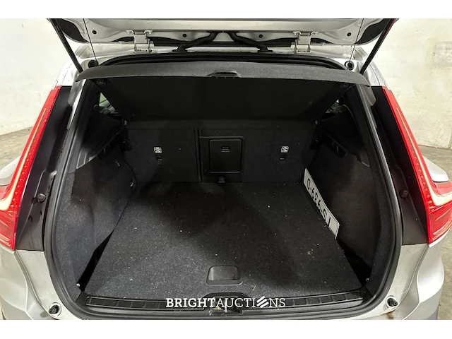 Volvo xc40 1.5 t3 momentum 156pk 2018 (origineel-nl), ts-939-d - afbeelding 29 van  45