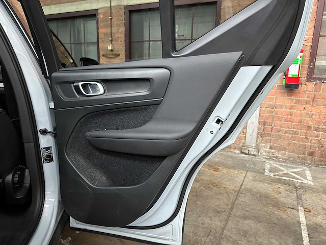 Volvo xc40 1.5 t5 twin engine inscription 179hp 2020 (original-nl), h-536-xf - afbeelding 32 van  43