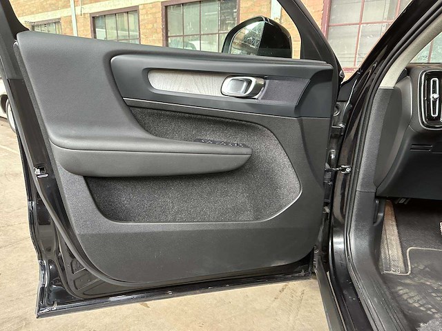 Volvo xc40 2.0 b3 mild-hybrid 163pk 2024 - afbeelding 32 van  39