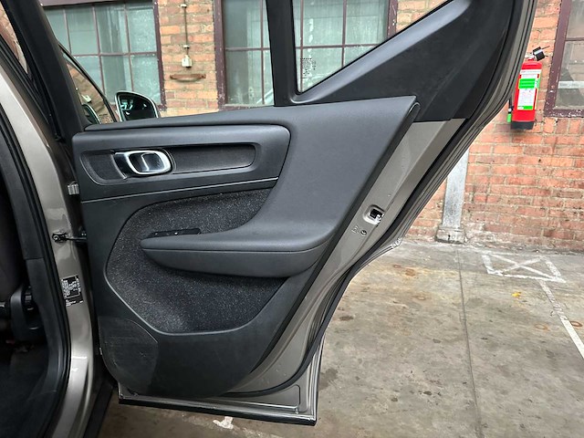 Volvo xc40 2.0 d3 150pk 2020 - afbeelding 30 van  45