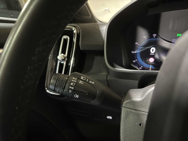 Volvo xc40 recharge core 70 kwh 231pk 2022 (origineel-nl + 1e eigenaar), r-491-bz - afbeelding 16 van  45