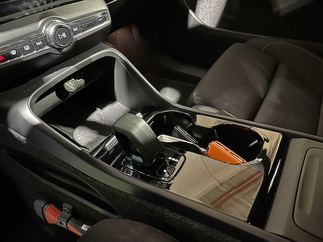 Volvo xc40 recharge core 70 kwh 231pk 2022 (origineel-nl + 1e eigenaar), r-491-bz - afbeelding 20 van  45