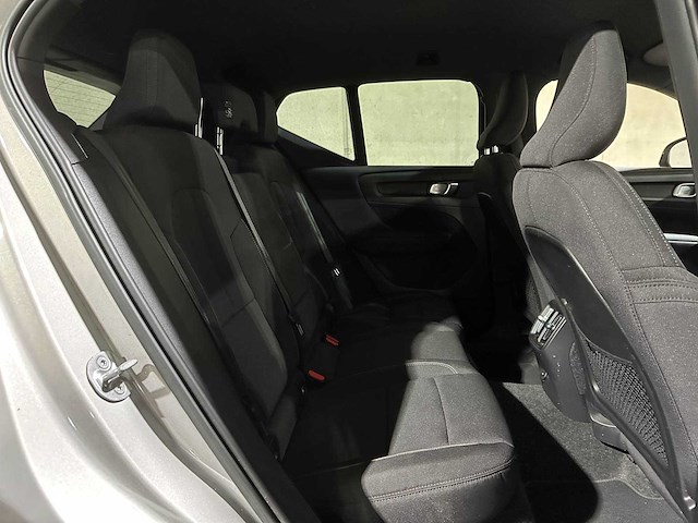 Volvo xc40 recharge core 70 kwh 231pk 2022 (origineel-nl + 1e eigenaar), r-491-bz - afbeelding 38 van  45