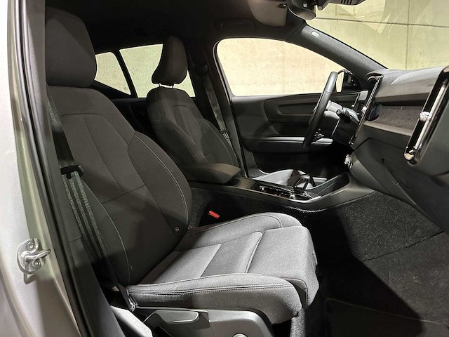 Volvo xc40 recharge core 70 kwh 231pk 2022 (origineel-nl + 1e eigenaar), r-491-bz - afbeelding 39 van  45