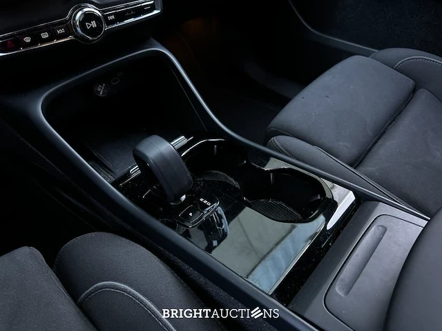 Volvo xc40 recharge plus 231pk 2023 (origineel-nl + 1e eigenaar), s-874-zr soh-rapport - afbeelding 18 van  48