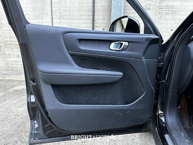 Volvo xc40 recharge plus 231pk 2023 (origineel-nl + 1e eigenaar), s-874-zr soh-rapport - afbeelding 22 van  48