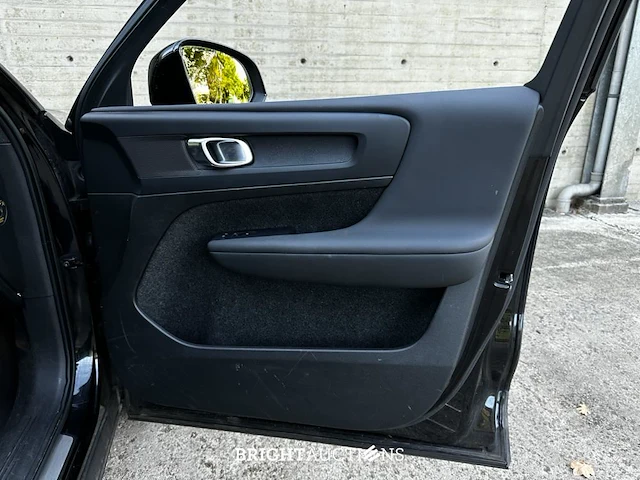Volvo xc40 recharge plus 231pk 2023 (origineel-nl + 1e eigenaar), s-874-zr soh-rapport - afbeelding 32 van  48