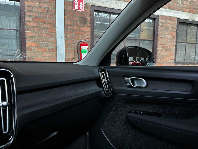 Volvo xc40 recharge t4 inscription expression 129pk 2021 (origineel-nl+1e eigenaar), k-649-lg - afbeelding 24 van  45