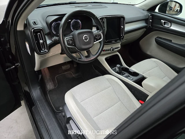 Volvo xc40 t3 momentum pro 1.5 163pk 2020 (origineel-nl), h-598-ns - afbeelding 26 van  34