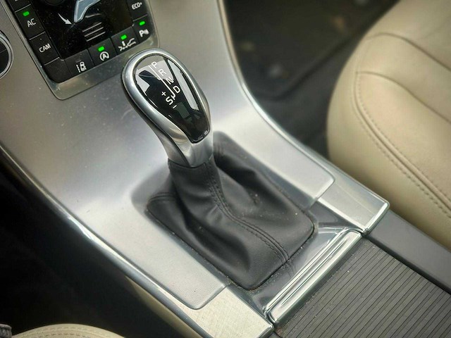 Volvo xc60 2.0 d3 fwd ocean race automaat; j-480-pr - afbeelding 6 van  17