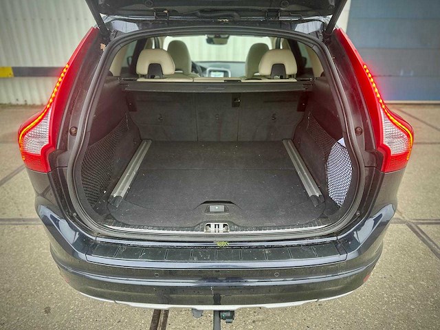 Volvo xc60 2.0 d3 fwd ocean race automaat; j-480-pr - afbeelding 8 van  17