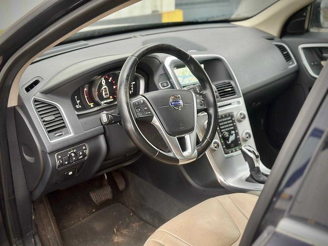 Volvo xc60 2.0 d3 fwd ocean race automaat; j-480-pr - afbeelding 14 van  17