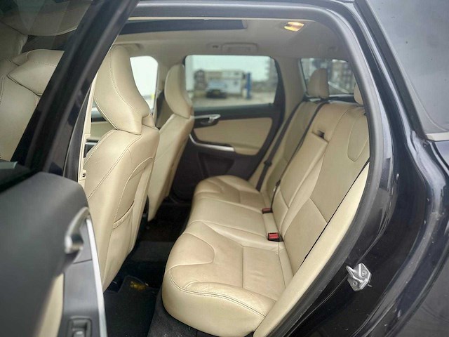 Volvo xc60 2.0 d3 fwd ocean race automaat; j-480-pr - afbeelding 17 van  17