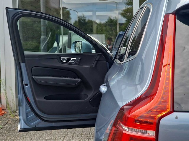 Volvo xc60 2.0 d4 awd inscription 2017 | px-055-b - afbeelding 9 van  35