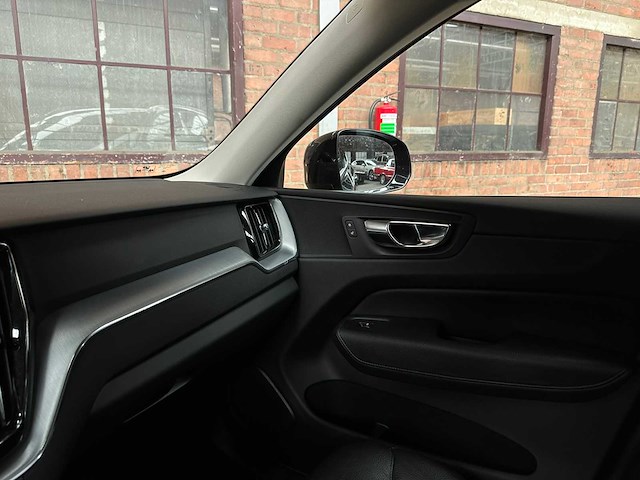 Volvo xc60 2.0 d4 awd momentum 190pk 2017, p-666-db - afbeelding 22 van  54