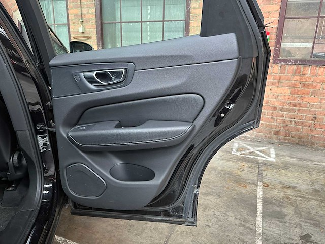 Volvo xc60 2.0 d4 awd momentum 190pk 2017, p-666-db - afbeelding 30 van  54