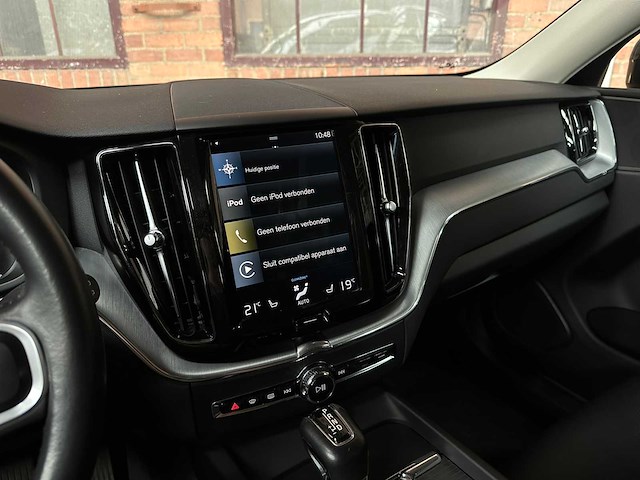 Volvo xc60 2.0 d4 awd momentum 190pk 2017, p-666-db - afbeelding 21 van  54