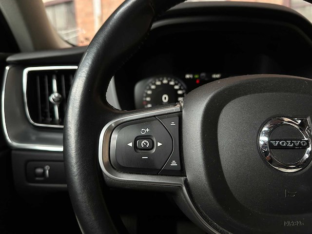 Volvo xc60 2.0 d4 awd momentum 190pk 2017, p-666-db - afbeelding 15 van  54